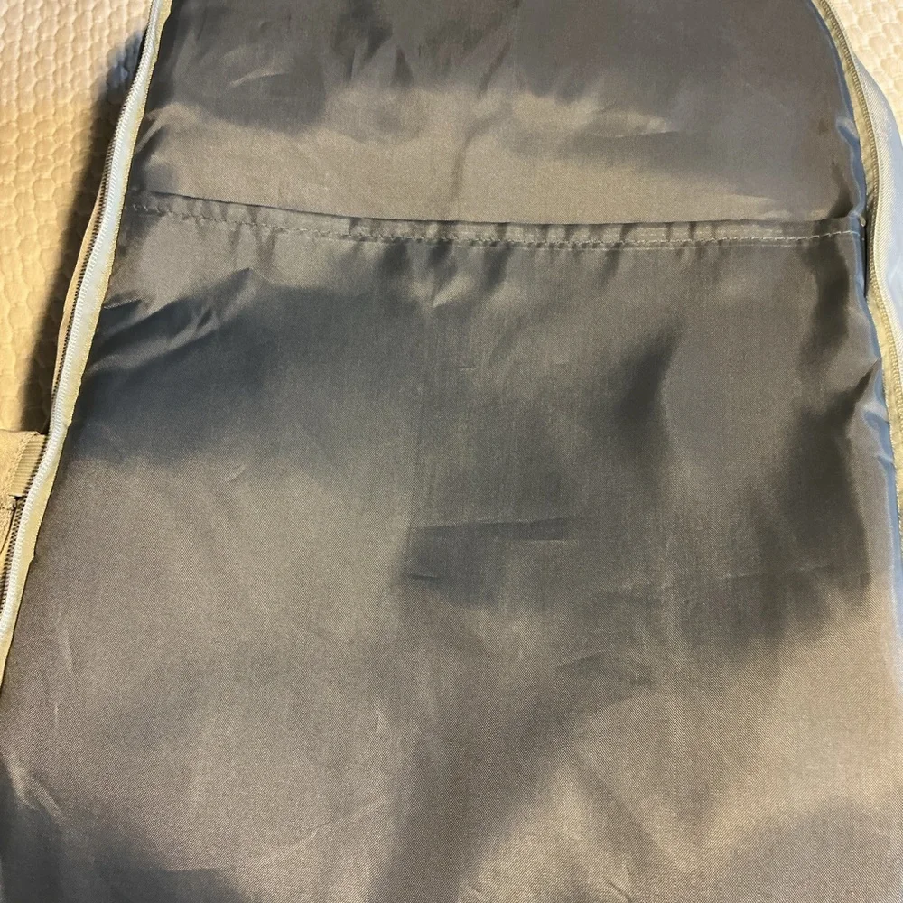 Men's Quilted Gray Backpack with Front Pocket